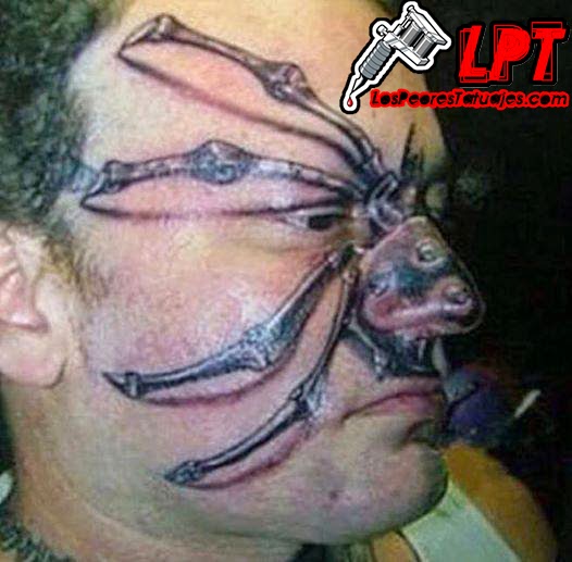 Tatuaje Horrible : Tatuaje araña en 3D en la cara