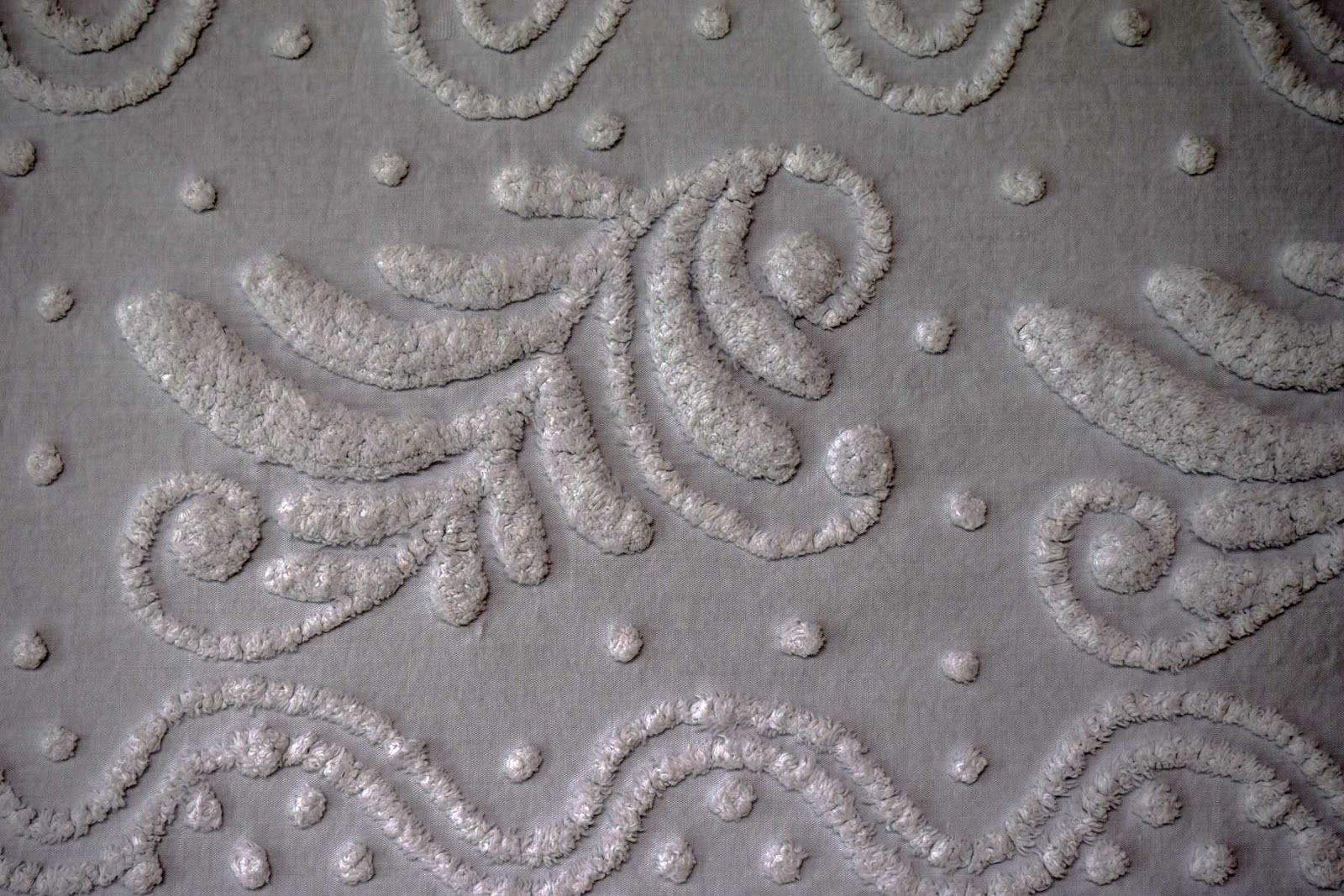 QuiltsVintage and Antique White on White Candlewick Spread