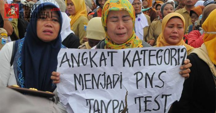Keuangan Negara Terbatas! Pengangkatan Honorer jadi PNS Dilakukan Bertahap Keuangan Negara Terbatas! Pengangkatan Honorer jadi PNS Dilakukan Bertahap