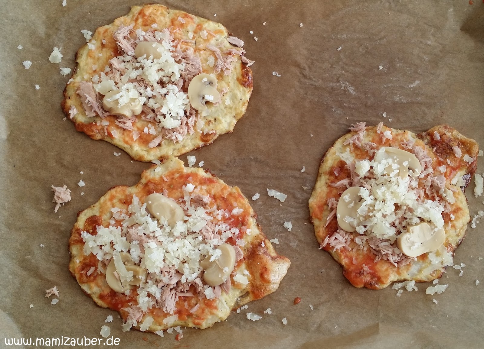Size Zero Rezept Low Carb Blumenkohl-Pizza mit Harzer Käse • Mamizauber
