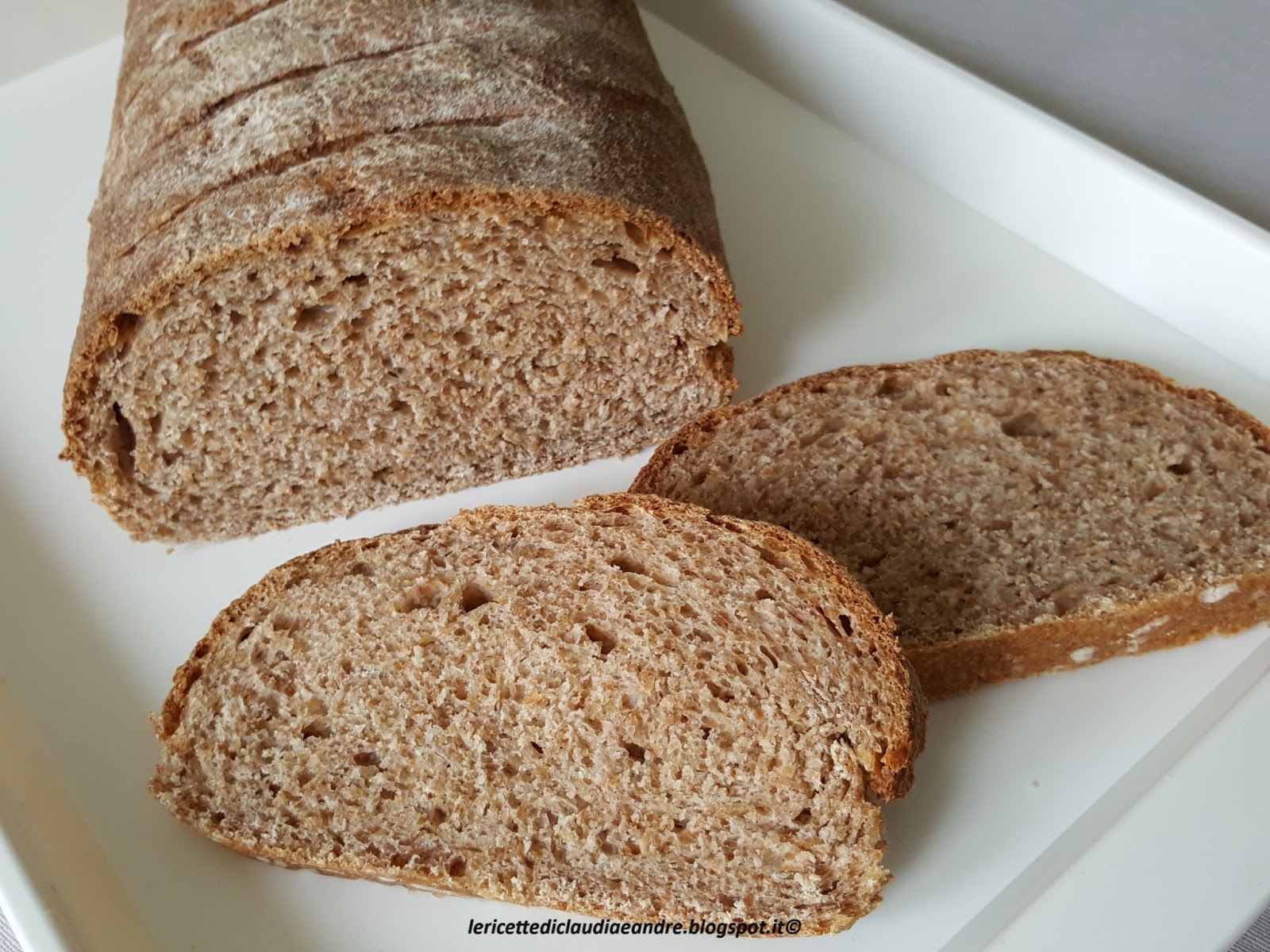 Pane integrale con lievito madre Ricetta ed ingredienti dei Foodblogger italiani Pane integrale con lievito madre Ricetta ed ingredienti dei Foodblogger italiani