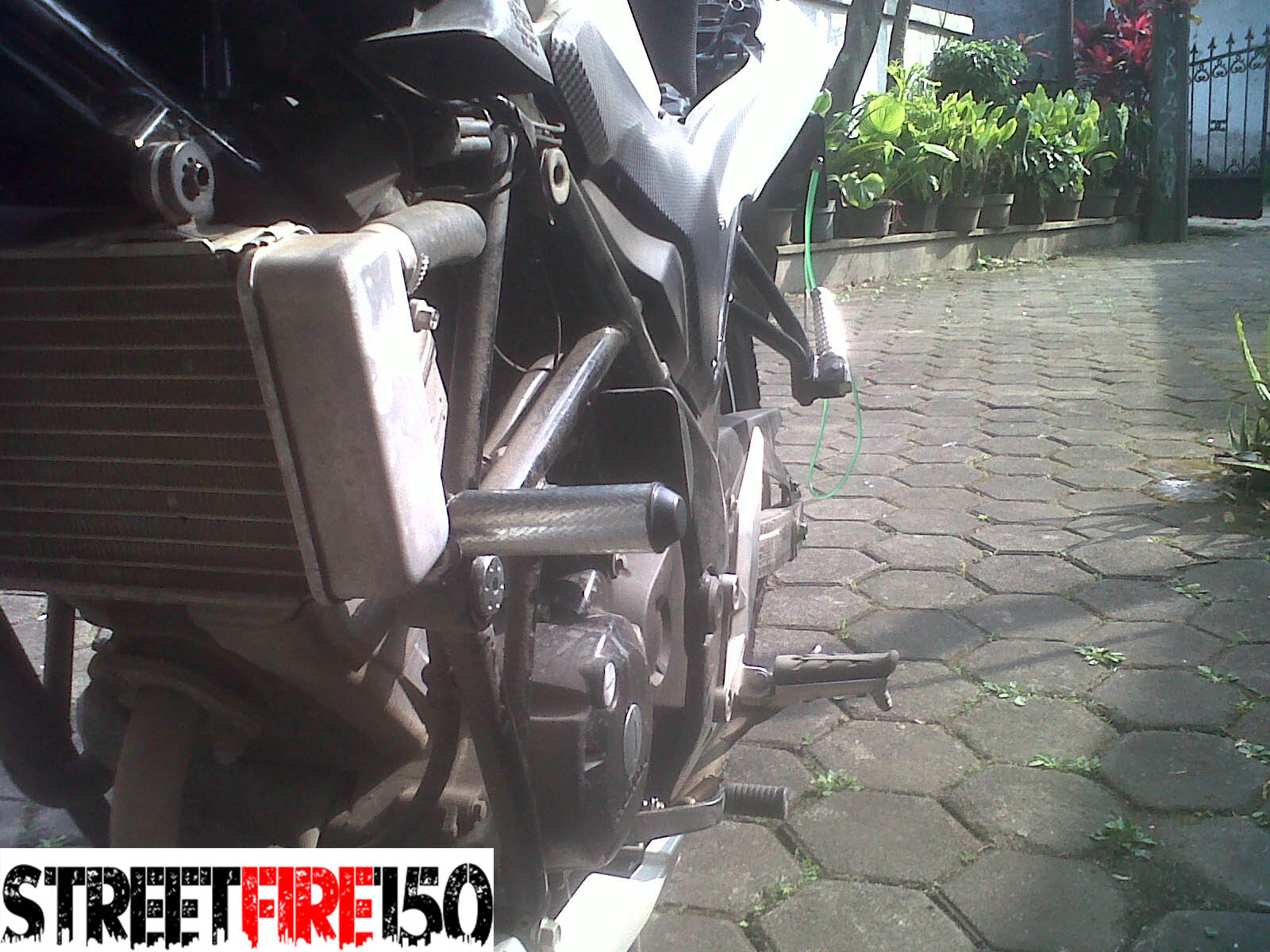 STREETFIRE150 Buat Sendiri Frame Sliders untuk CB150R
