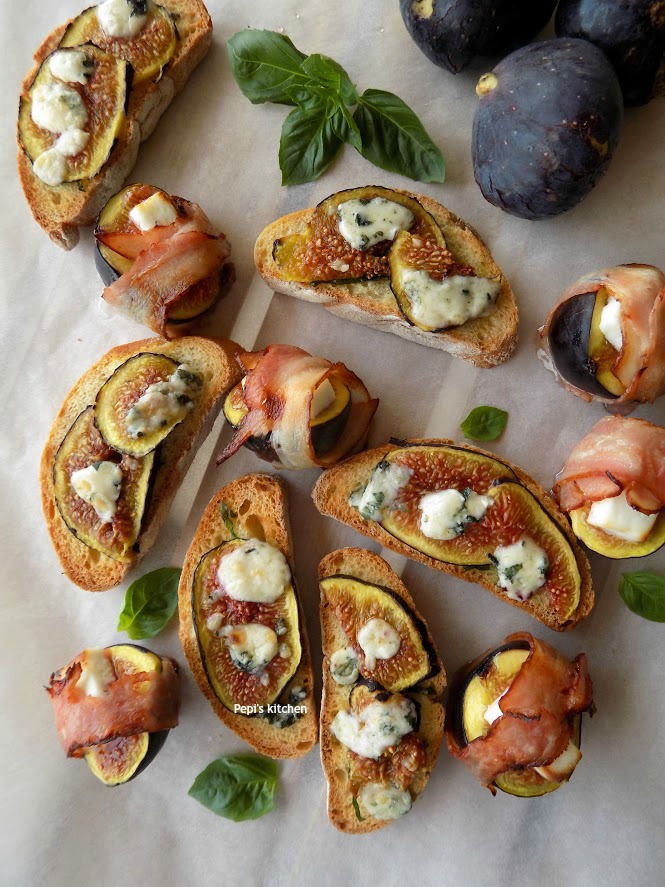 Pepi's kitchen in english Bruschetta with Figs and Blue Cheese
