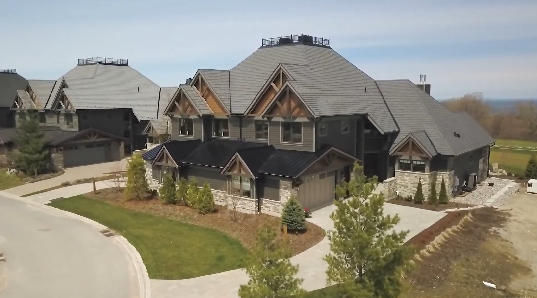 28 Interior Design Photos vs. 101 Georgian Bay Ln, The Blue Mountains, ON