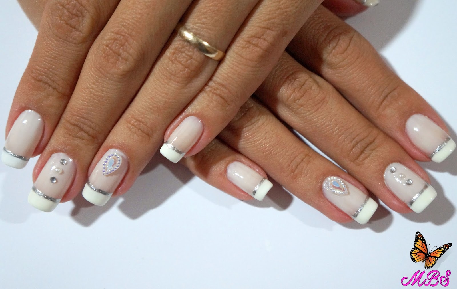 Unhas Decoradas com Jóias - Francesinha e Gota Pérola