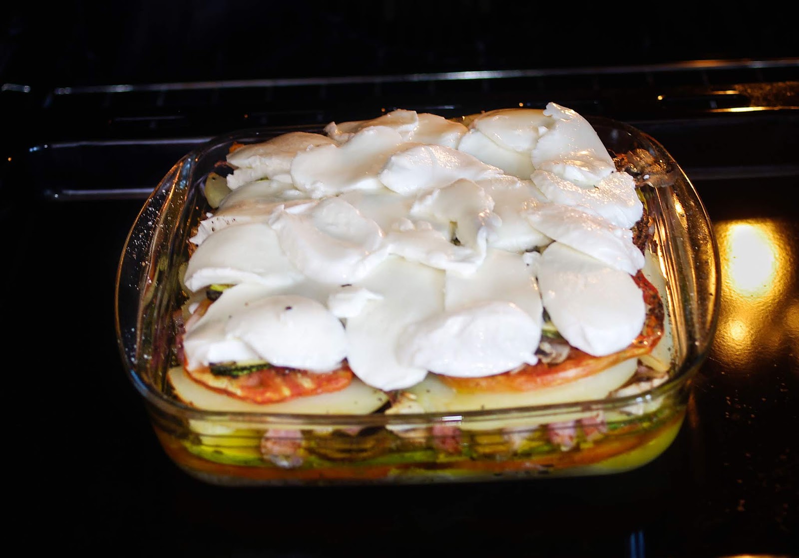 stuttgartcooking: Zucchini-Tomaten-Champignon-Kartoffel-Auflauf mit ...