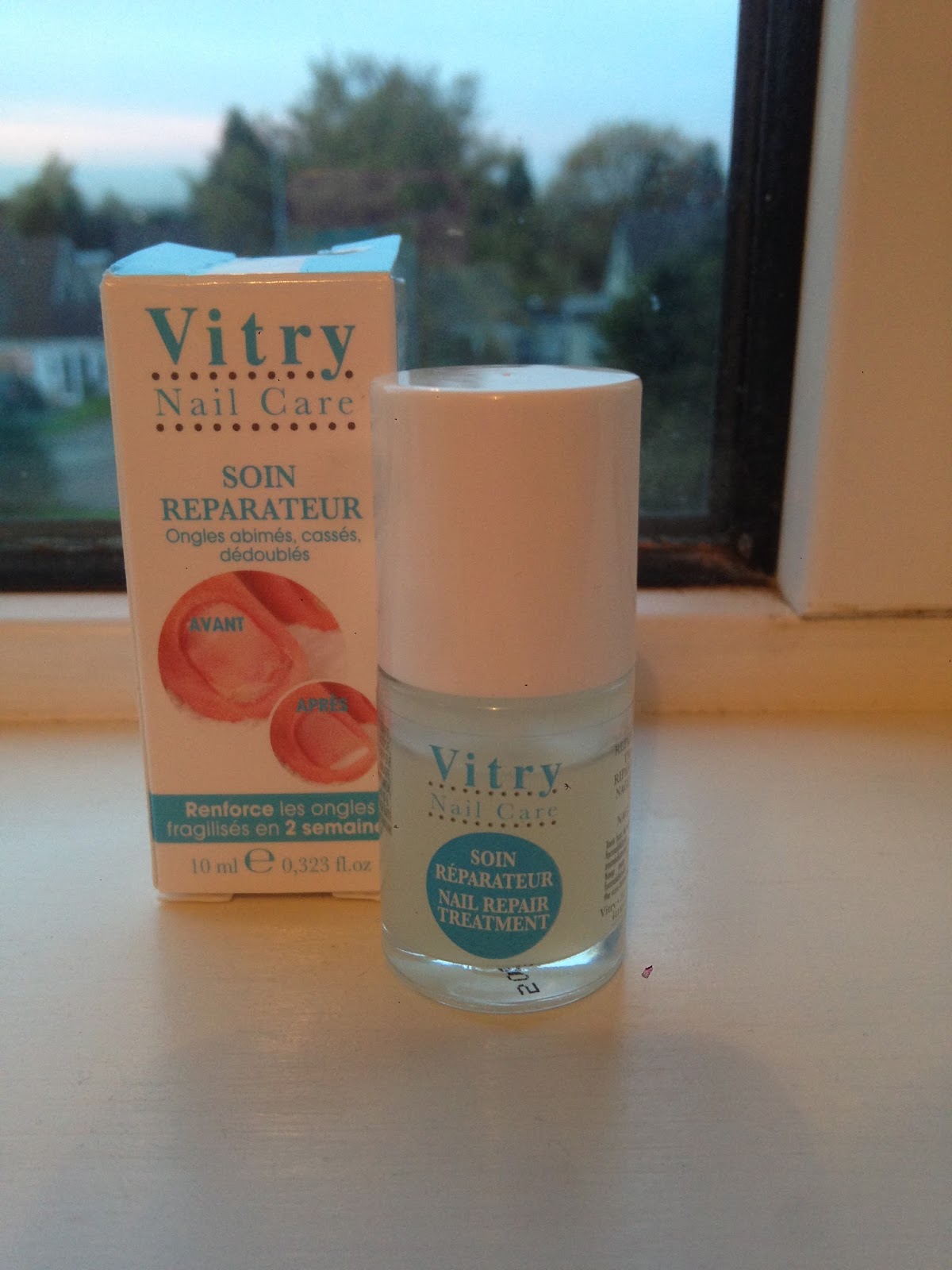 Lipstick, Glitter and Me Vitry Nail Repair Treatment