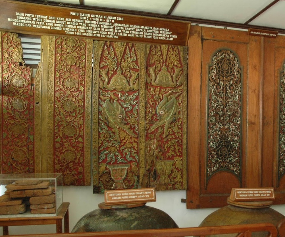 Peninggalan Kerajaan Demak Beserta Penjelasan dan Gambarnya