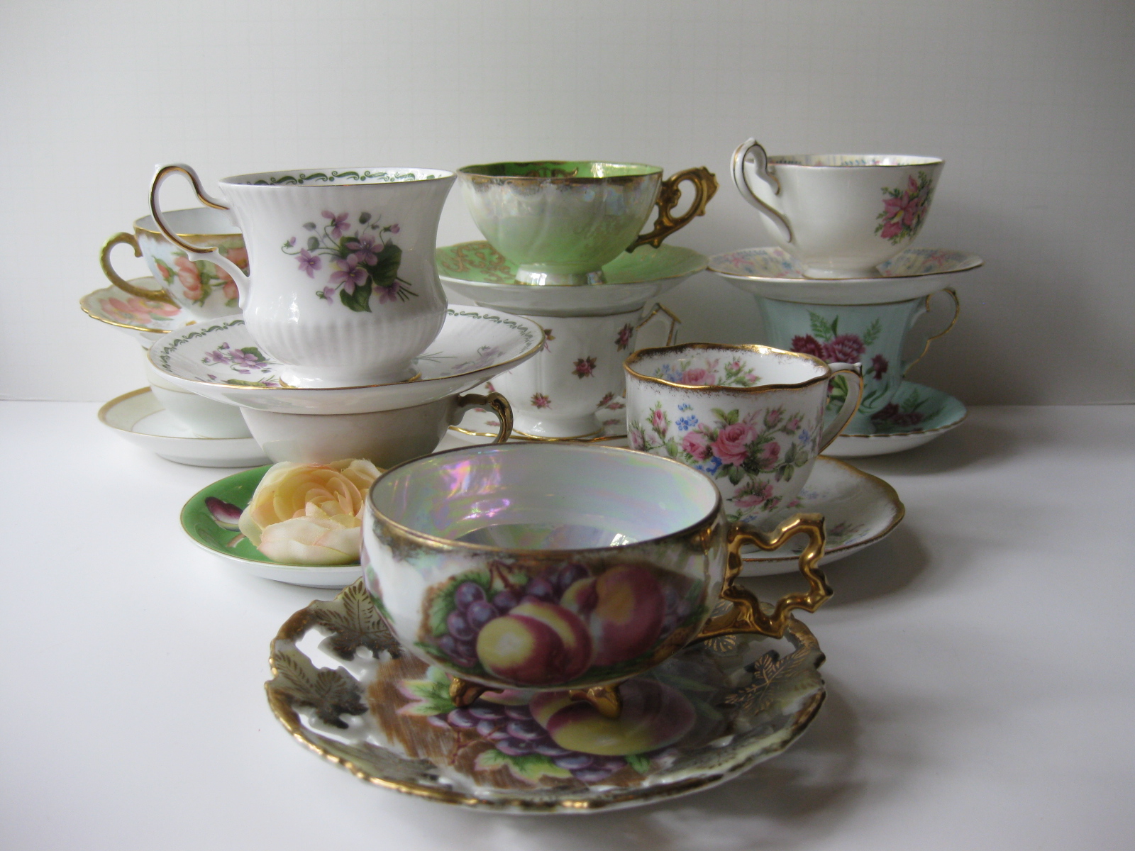 Jen's Closet Vintage Teacups & Saucers