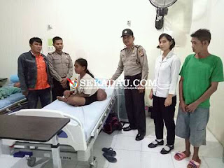 Anggota Polres Sekadau Melihat Kondisi Ibu Lisan Anggota Polres Sekadau Melihat Kondisi Ibu Lisan