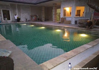 Memperindah kolam renang di rumah Gambar lampu Kolam Renang indah