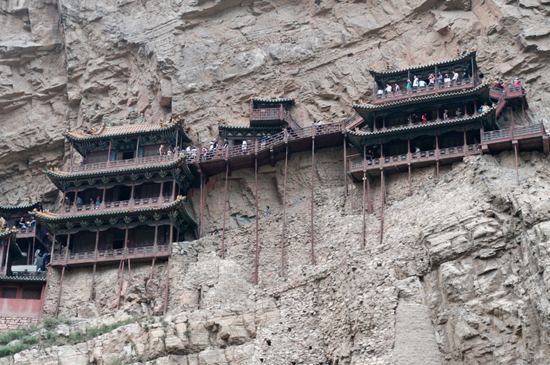 omg-facts-hanging-temple-in-china-मंदिर