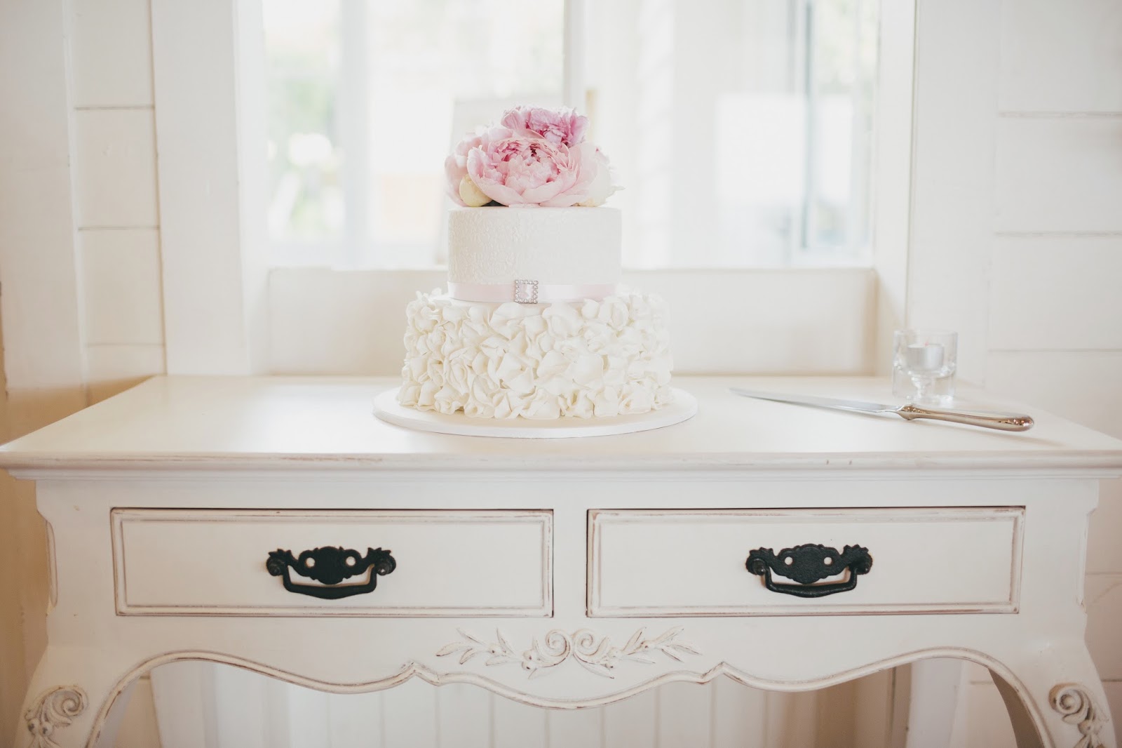 Bec and Jason's Stunning wedding cake Sunny Girl Cakes