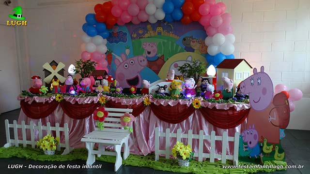 Decoração de mesa luxo tema Peppa Pig para festa de aniversário infantil Peppa Pig - Decoração de mesa tema Peppa Pig para festa de aniversário infantil - mesa temática - Jacarepaguá RJ