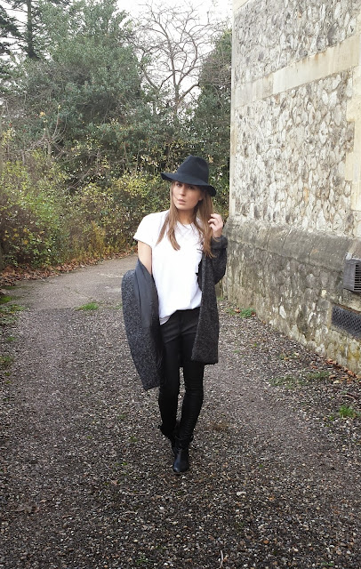 Outfit: leather trousers, tee and fedora | Style Trunk