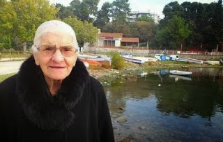 Η 96χρονη που επέζησε από την σφαγή της Σμύρνης....τους κόβανε τα χέρια και πέφτανε στη θάλασσα οι κοπέλες και τα παλικάρια video