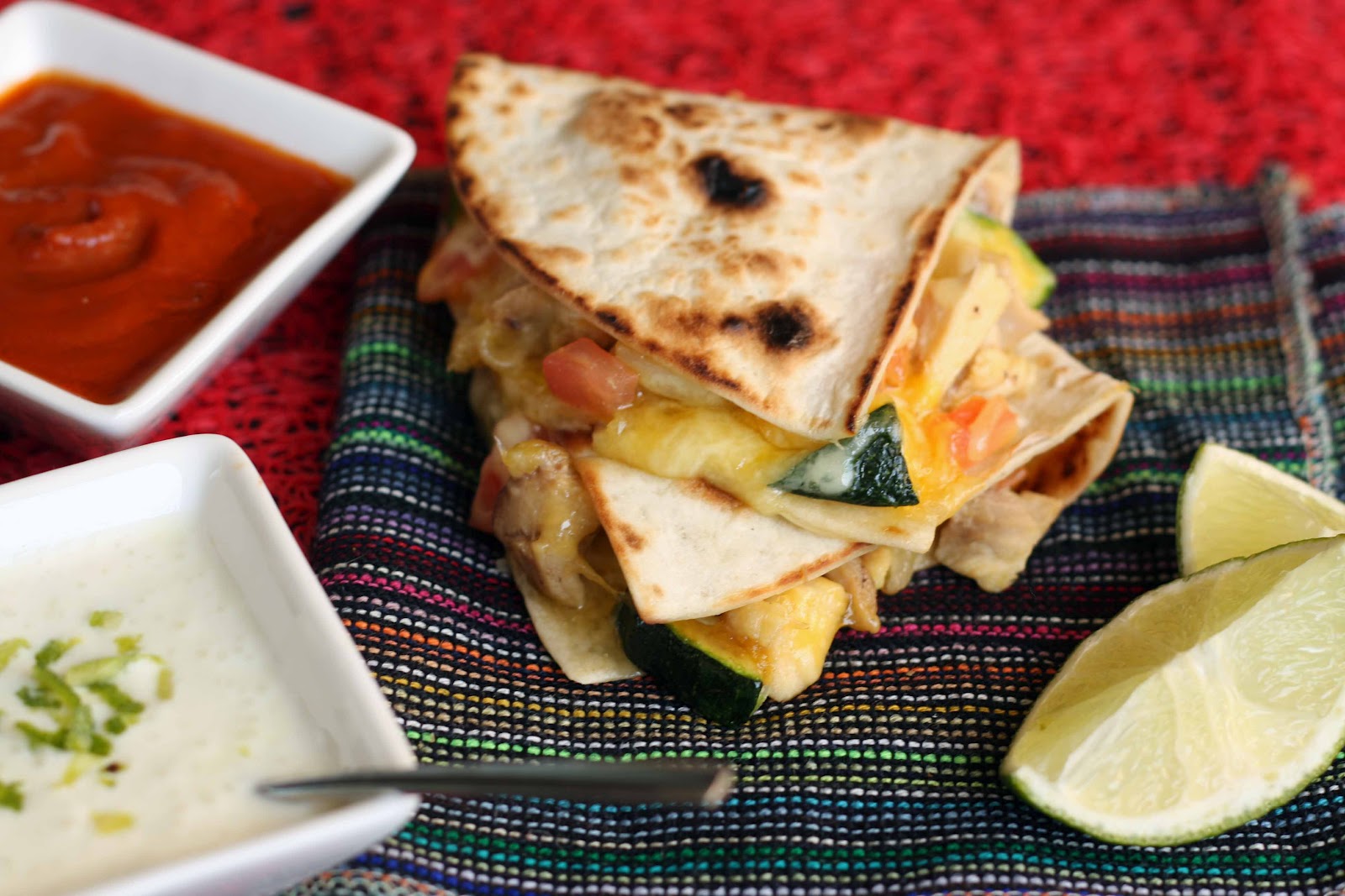 igloo cooking QUESADILLAS DE POLLO CON CHIPOTLE Y SALSA DE LIMA