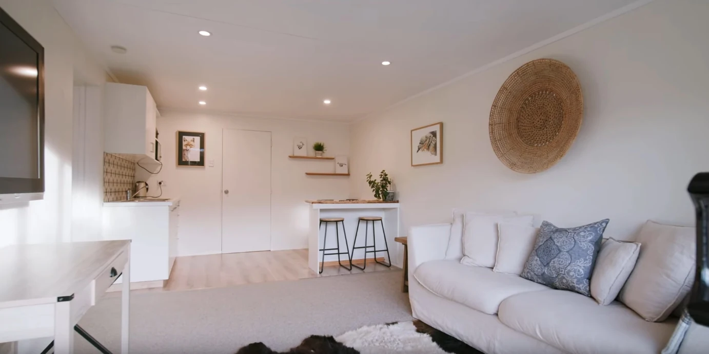 Home Interior Design Tour vs. 18A Bracken Street, Arrowtown, Queenstown, Otago