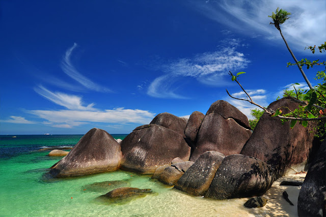 Pantai Tanjung Tinggi (Laskar Pelangi) Pantai Tanjung Tinggi (Laskar Pelangi)