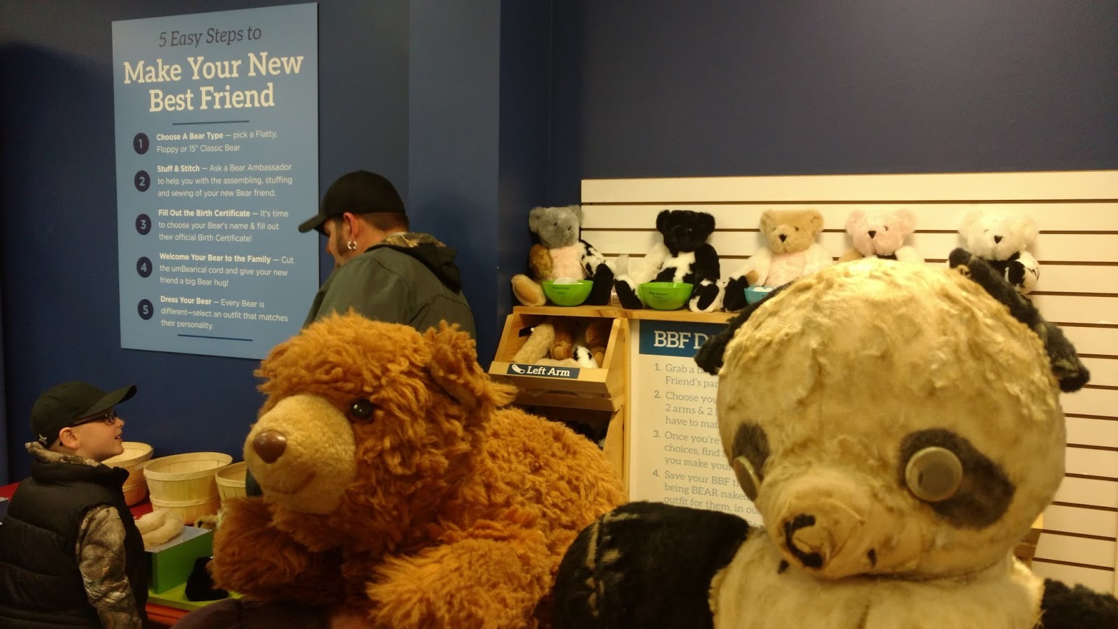 Dave'n'Kathy's Vagabond Blog: Eddie and George Wake Up at the Vermont Teddy  Bear Factory