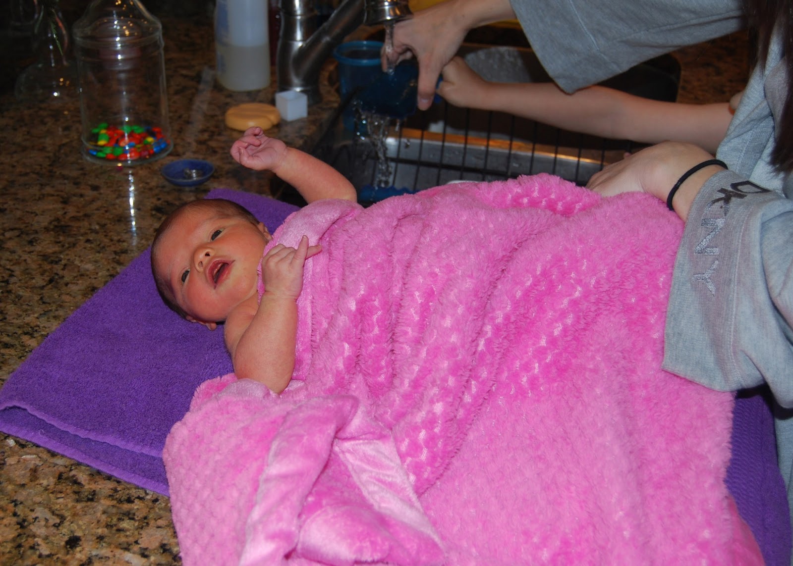 Momfessionals Griffin's First Bath