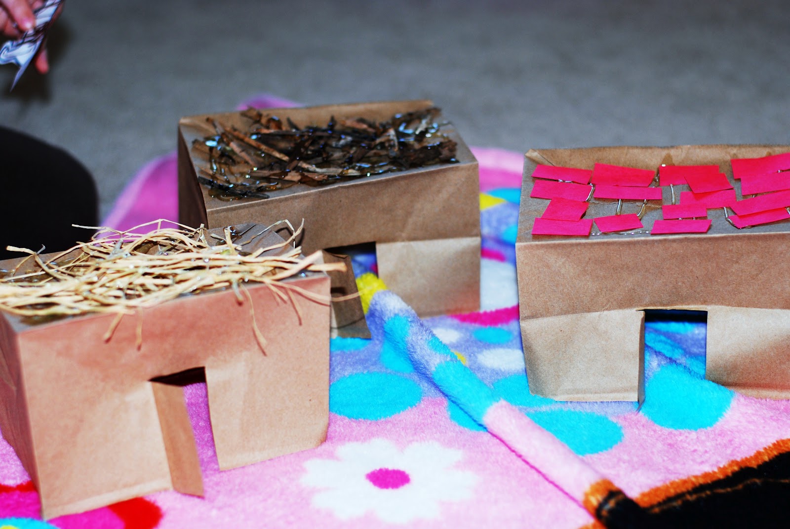 Busy Bee Mommy and Me: The Three Little Pigs - Storytime Craft