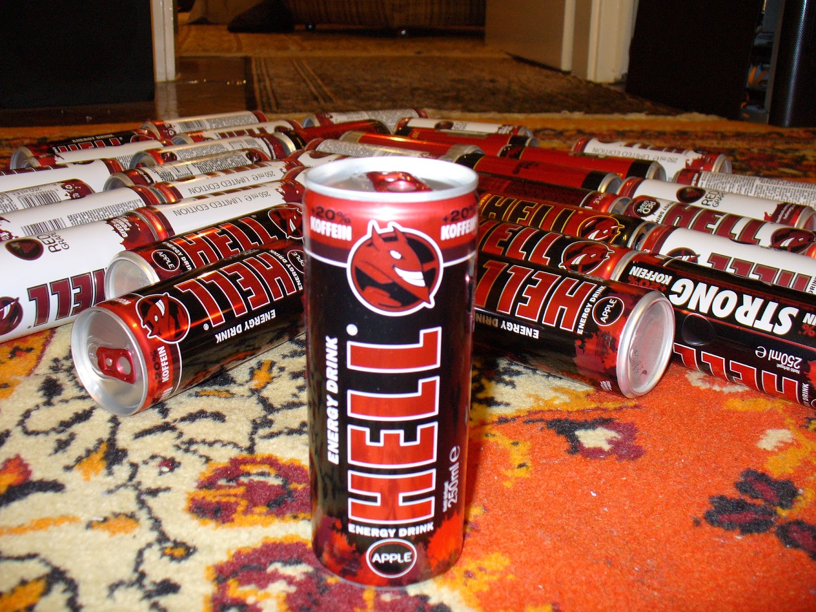 World of Energy Drinks Energy Drink Test 8 Hell Apple 'Strong'