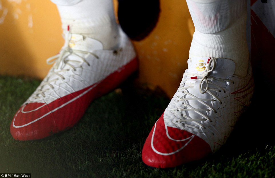 nike hypervenom wr250