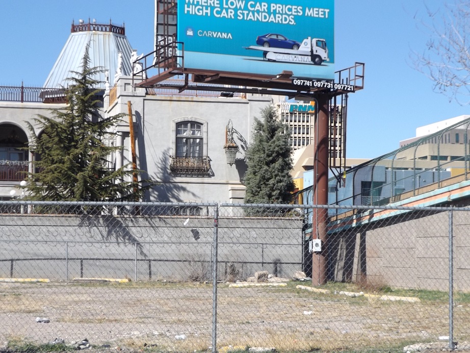 Marc Valdez log "Better Call Saul" Filming Locations Season 5