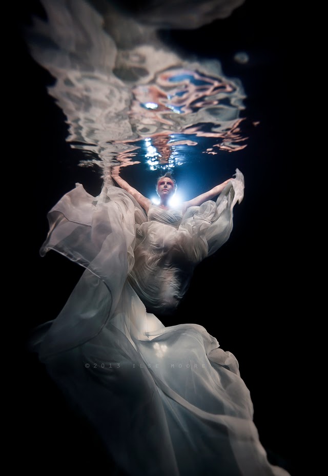 Underwater Photography Maternity Shoot
