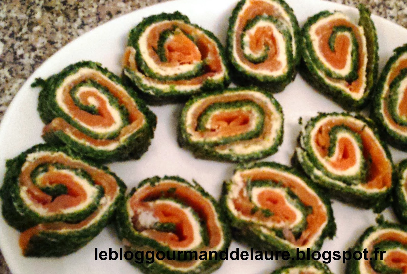 Roulés Au Saumon Fumé Et Boursin lebloggourmanddelaure.blogspot.com