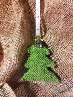 , Knitted Christmas Tree Decoration:  Country Baskets Festive Face-Off Blogger Challenge