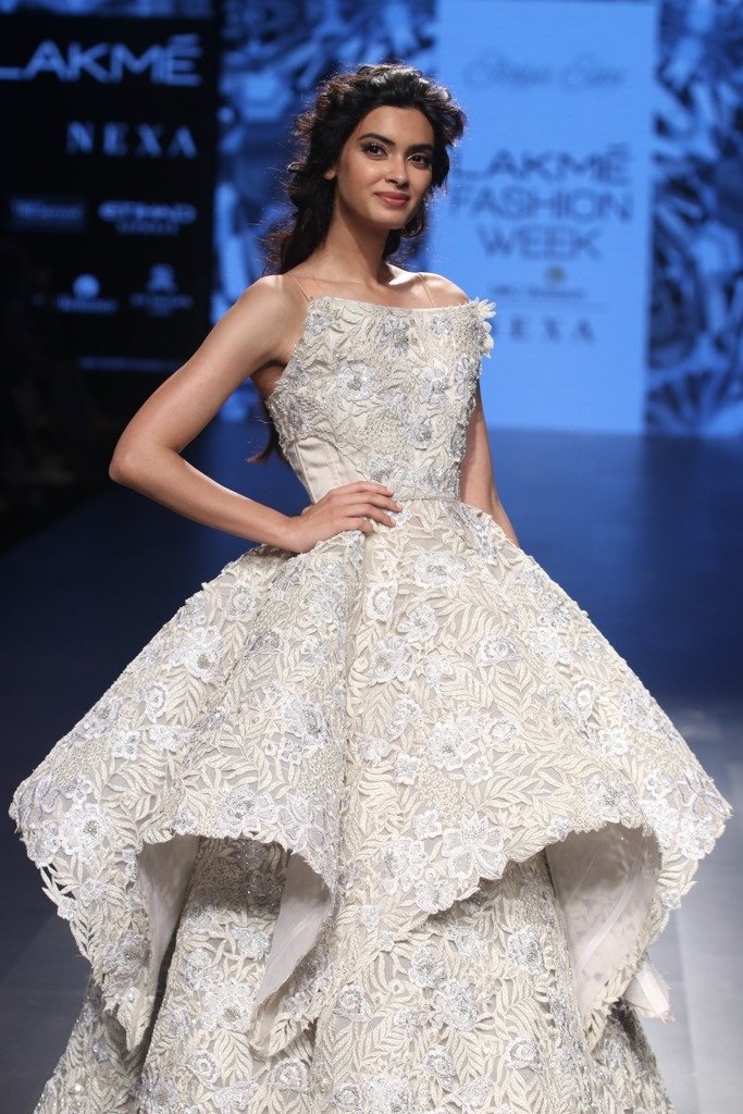 Kriti Sanon, Preity Zinta, Disha Patani, Aditi Rao Hydari, Diana Penty Super Hot Stills From Lakme Fashion Week 2017