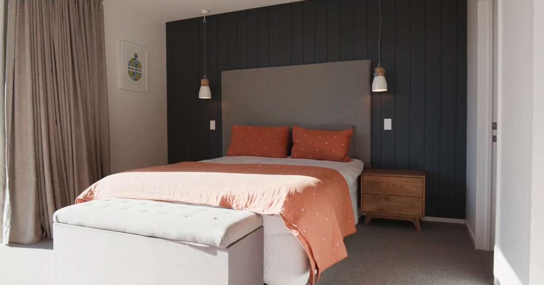25 Interior Design Photos vs. 13 Torridon Ct, Jack's Point New Zealand Luxury Home Tour