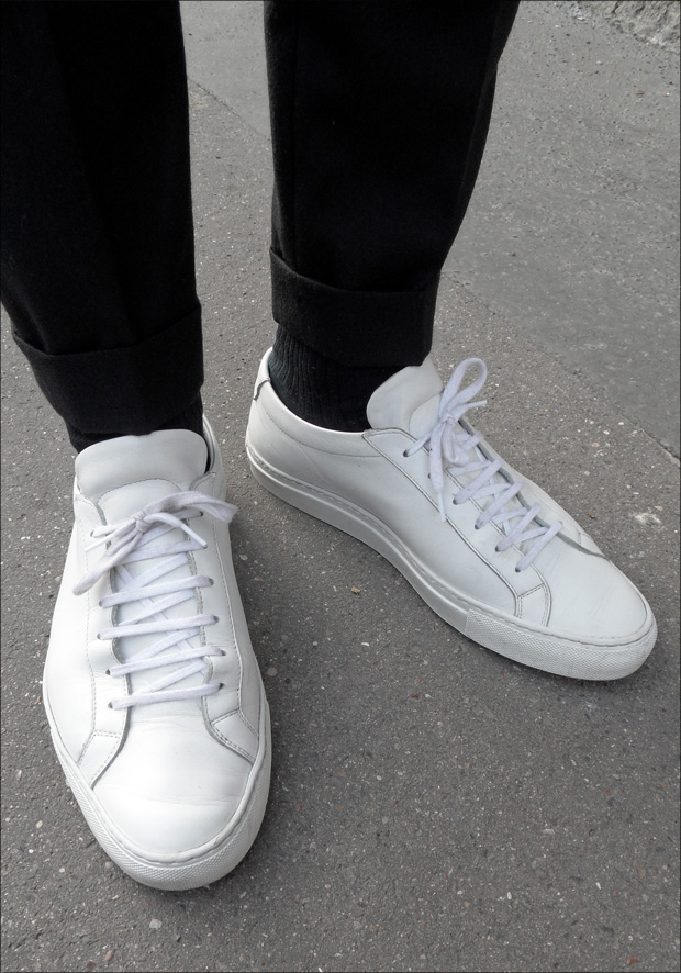 Les+Fr%C3%A8res+JO%27+-+Black+on+black+-+AMI+alexandre+Matiussi+suit+costume+crois%C3%A9e+double+breasted,+Common+Projects+Sneakers+Achilles+low+05.jpg
