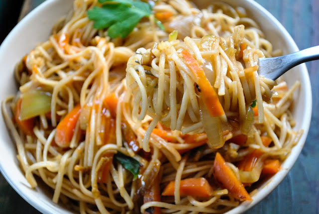 Quick and easy vegan noodle stir-fry |VeganSandra