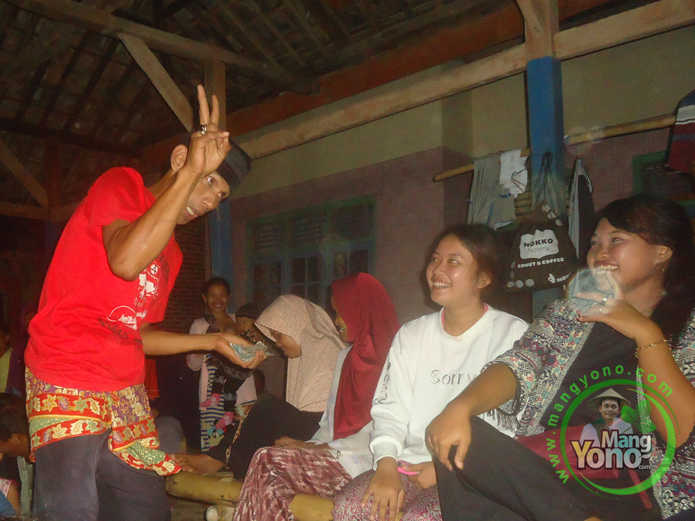 Topeng Banjet Mis IJEM Group Keliling Kampung