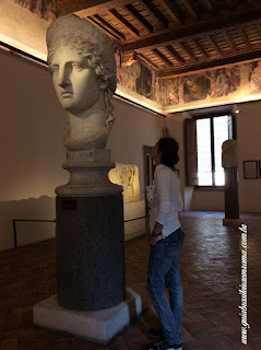 Palácio Altemps, Museu de Roma, interior com mega busto romano