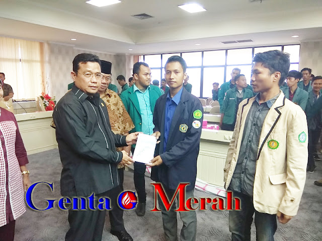 Rangsek Kantor DPRD Lampung, Puluhan Mahasiswa Beri Kuliah Umum