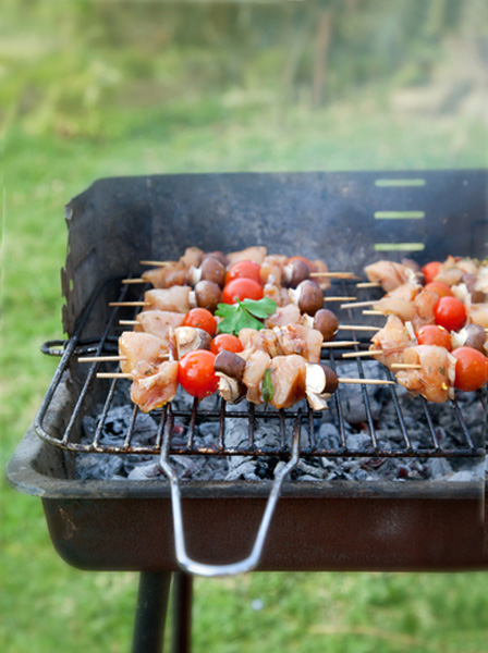 Ελάτε, θα ψήσουμε food meat  Barbeque