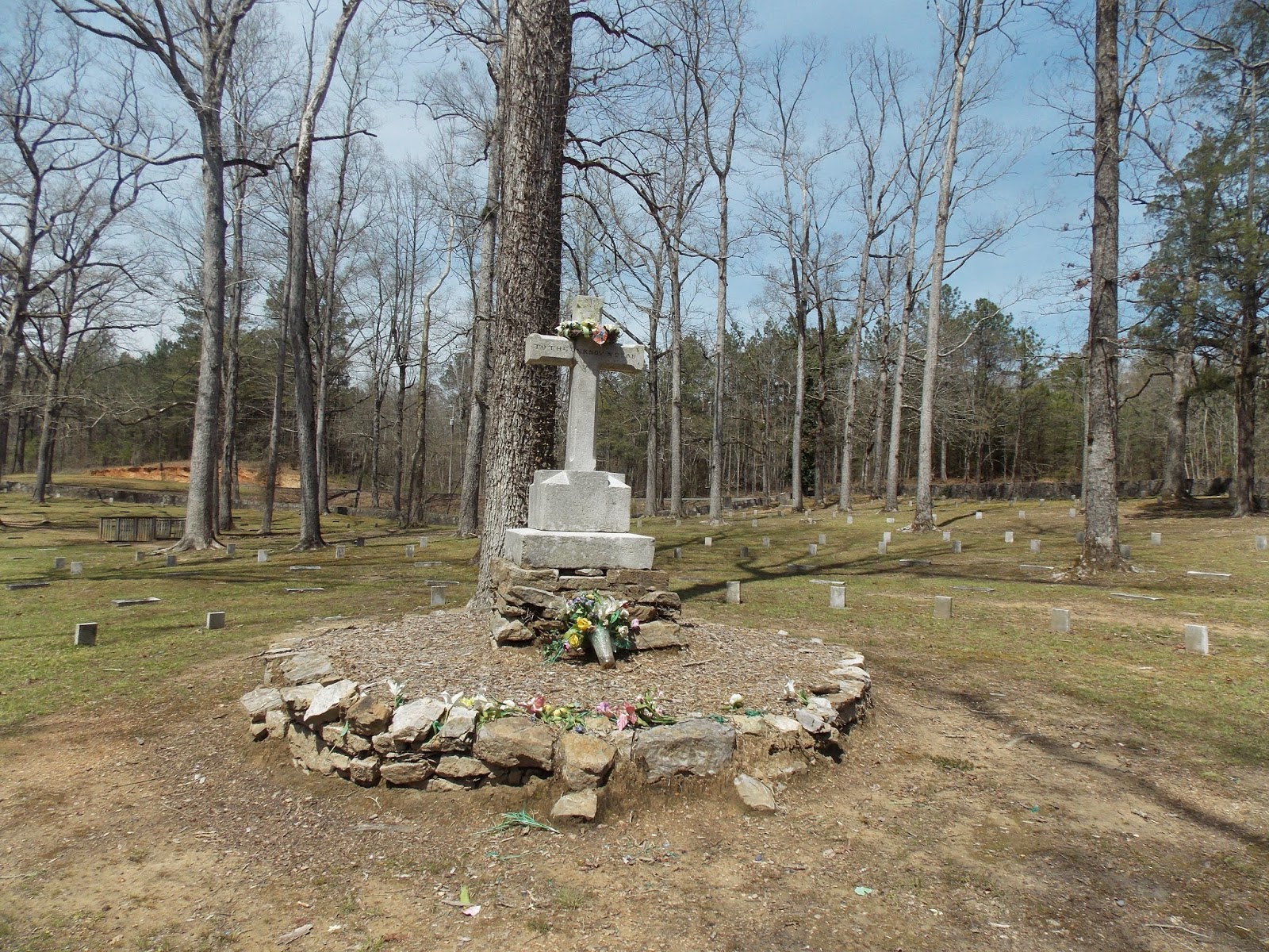Shadows In the Pines: Ghosts and Legends of the American South: Resaca ...