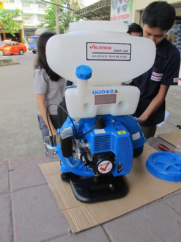 เครื่องหว่านปุ๋ย 14 ลิตร ลิ้นสแตนเลส เครื่องพ่นปุ๋ยเม็ดราคาถูก-2