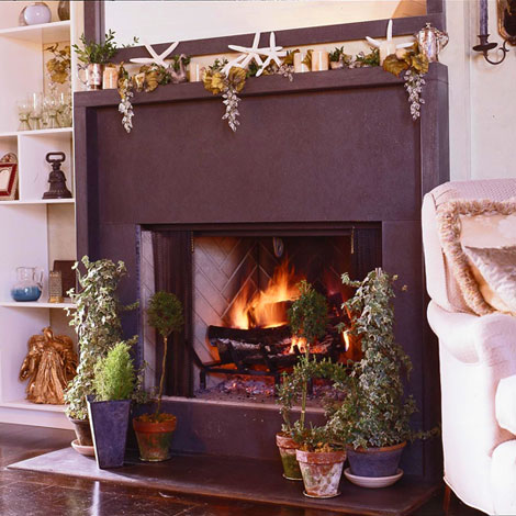 New Home Interior Design: Decorating: Holiday Mantels