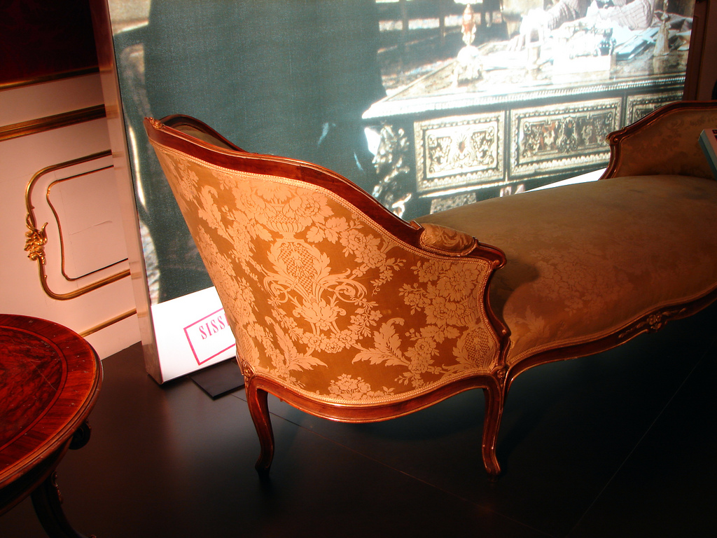 loveisspeed....... hofmobiliendepot imperial furniture collection from