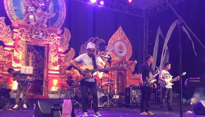 Glenn Fredly Obati Kerinduan Penggemar di Sanur Village Festival 2016