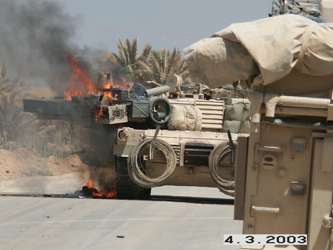 Видео поражения абрамса. Танк Абрамс в Ираке. M1 Abrams в Йемене. М1а1 Abrams "Iraq 2003".