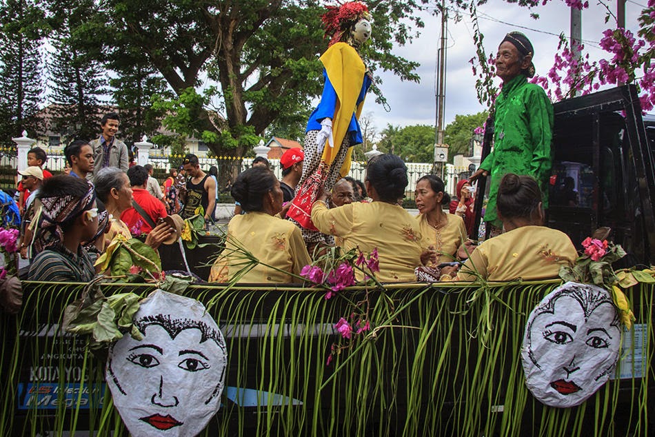 Karnaval Legenda Suku Nusantara di Yogyakarta | KANG LINTAS