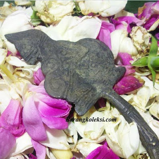 Keris Semar Mesem Paling Dicari ngetes keris semar mesem, olx keris semar mesem, rahasia keris semar mesem, rapal keris semar mesem, rapalan keris semar, rapalan keris semar mesem, ritual keris semar mesem, tuah keris semar lungguh, keris semar badranaya, keris semar bagong, keris semar berkhodam, keris semar bertuah