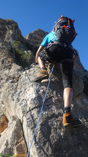 Via Ferrata y ascensión al Pico en la Sierra de Lúgar