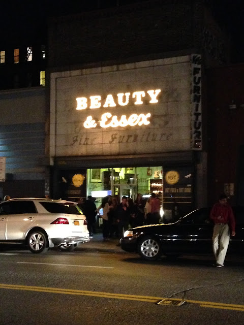 bar clandestin à new-york beauty and essex preteur sur gage